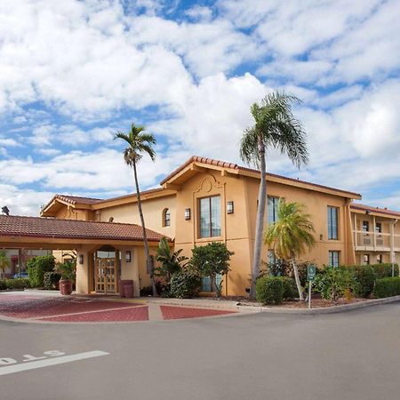 Baymont By Wyndham Fort Myers Central Экстерьер фото