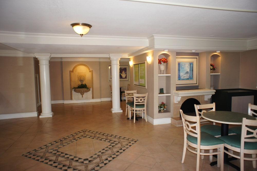 Baymont By Wyndham Fort Myers Central Экстерьер фото