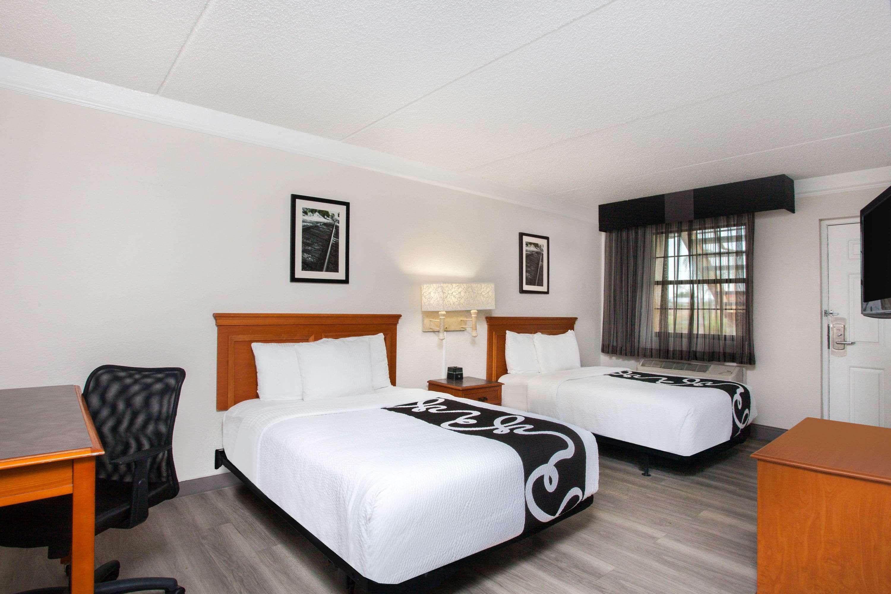 Baymont By Wyndham Fort Myers Central Экстерьер фото