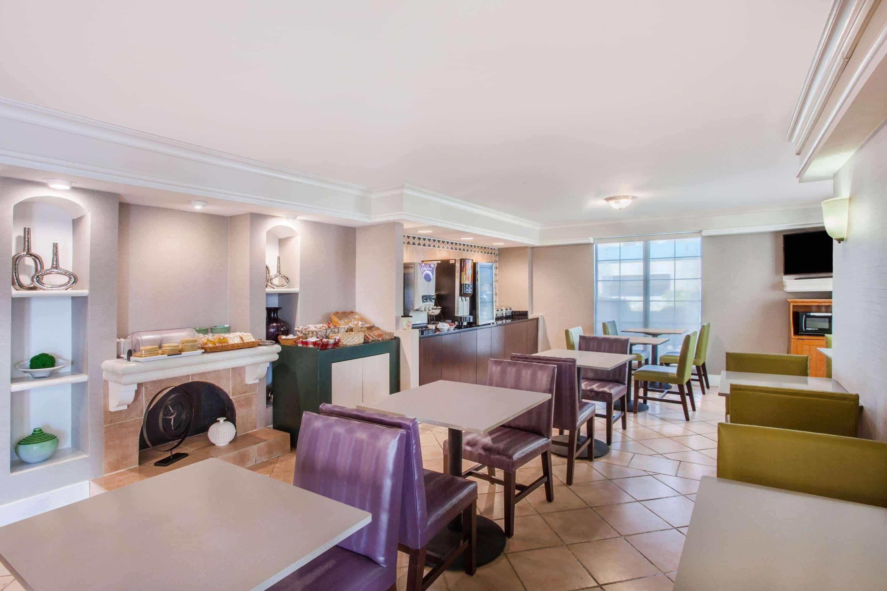 Baymont By Wyndham Fort Myers Central Экстерьер фото