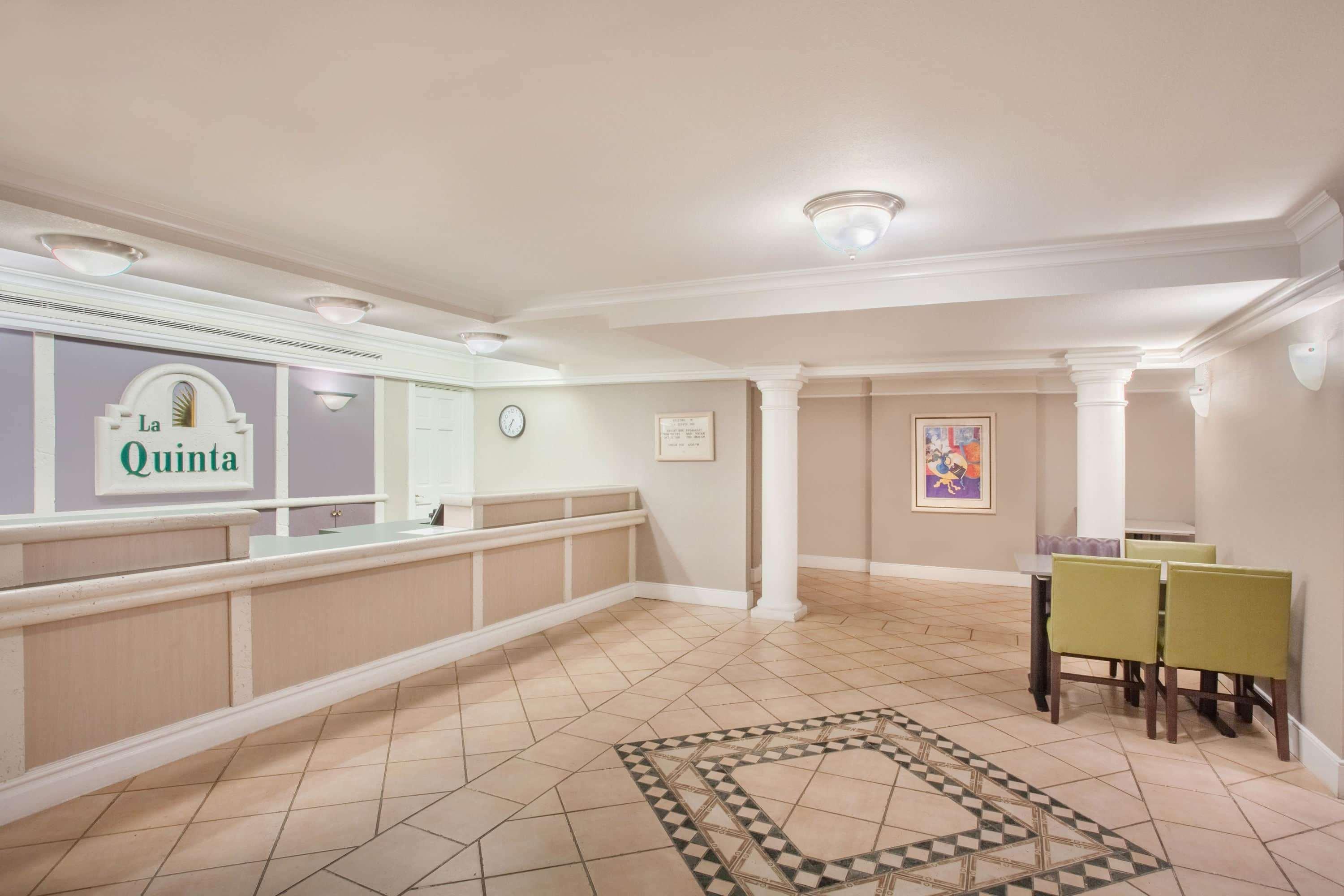 Baymont By Wyndham Fort Myers Central Экстерьер фото