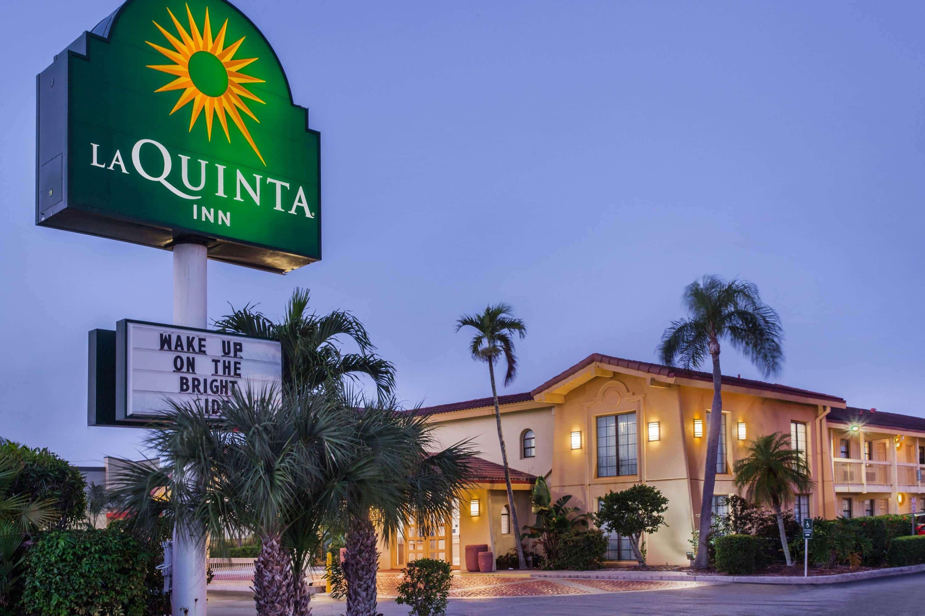 Baymont By Wyndham Fort Myers Central Экстерьер фото