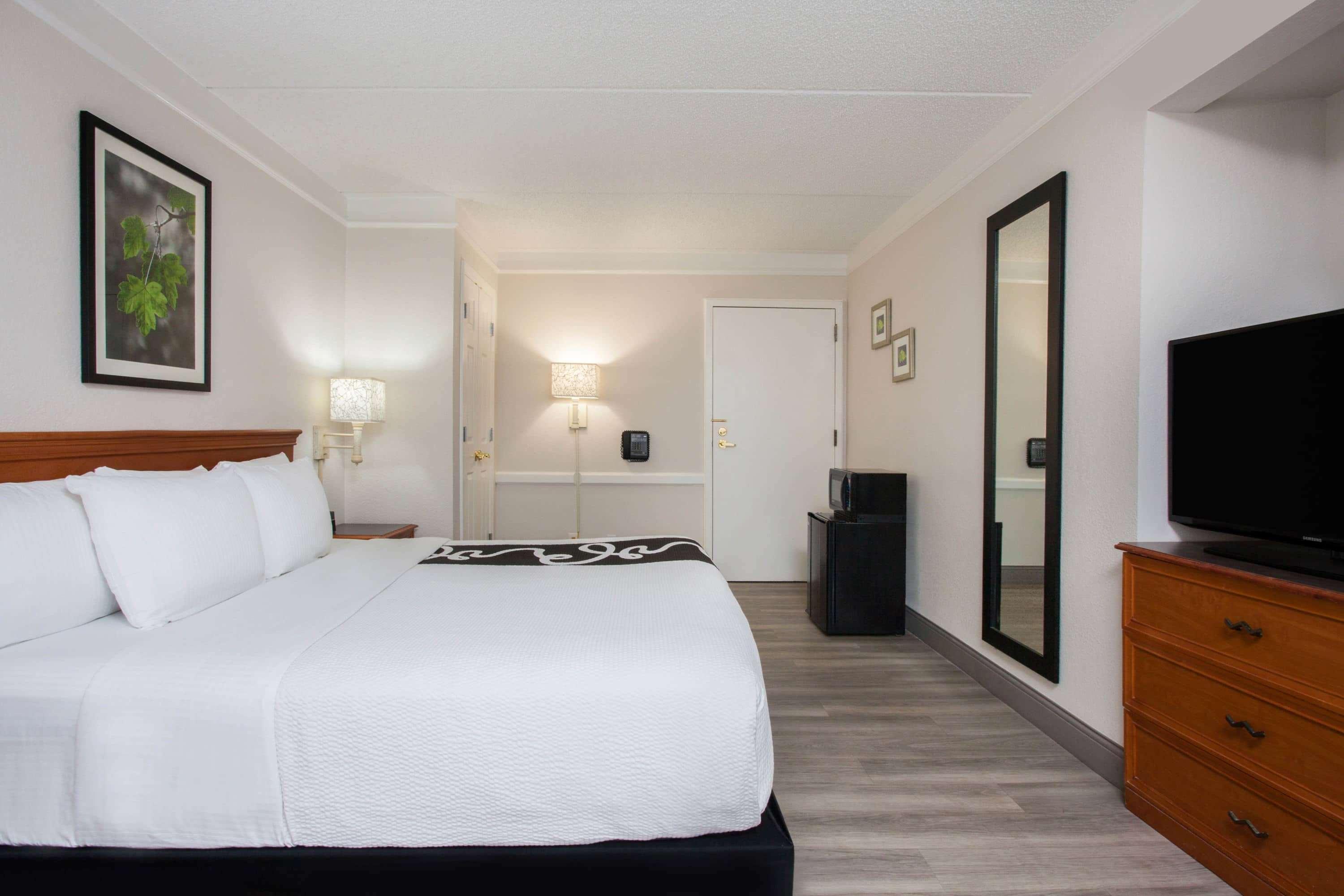 Baymont By Wyndham Fort Myers Central Экстерьер фото