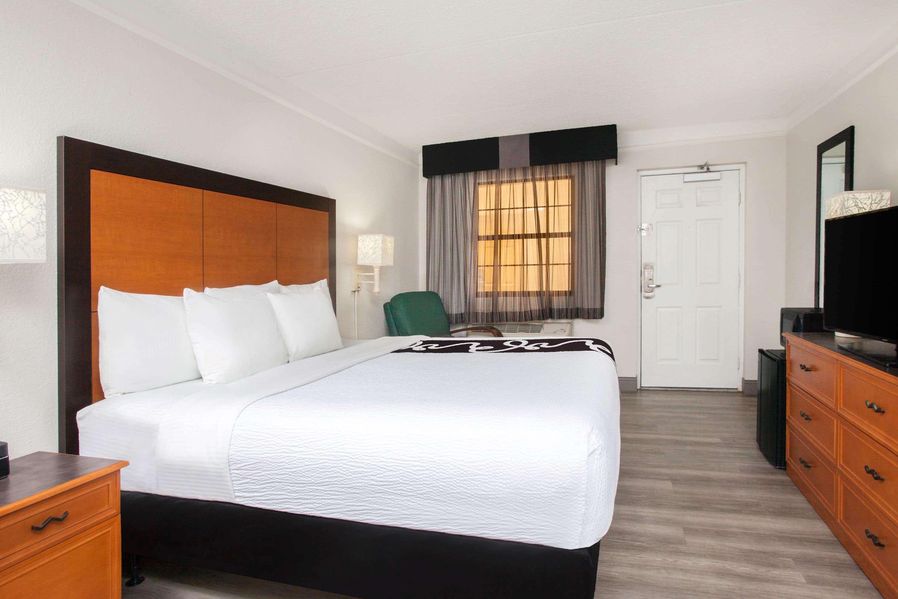 Baymont By Wyndham Fort Myers Central Экстерьер фото