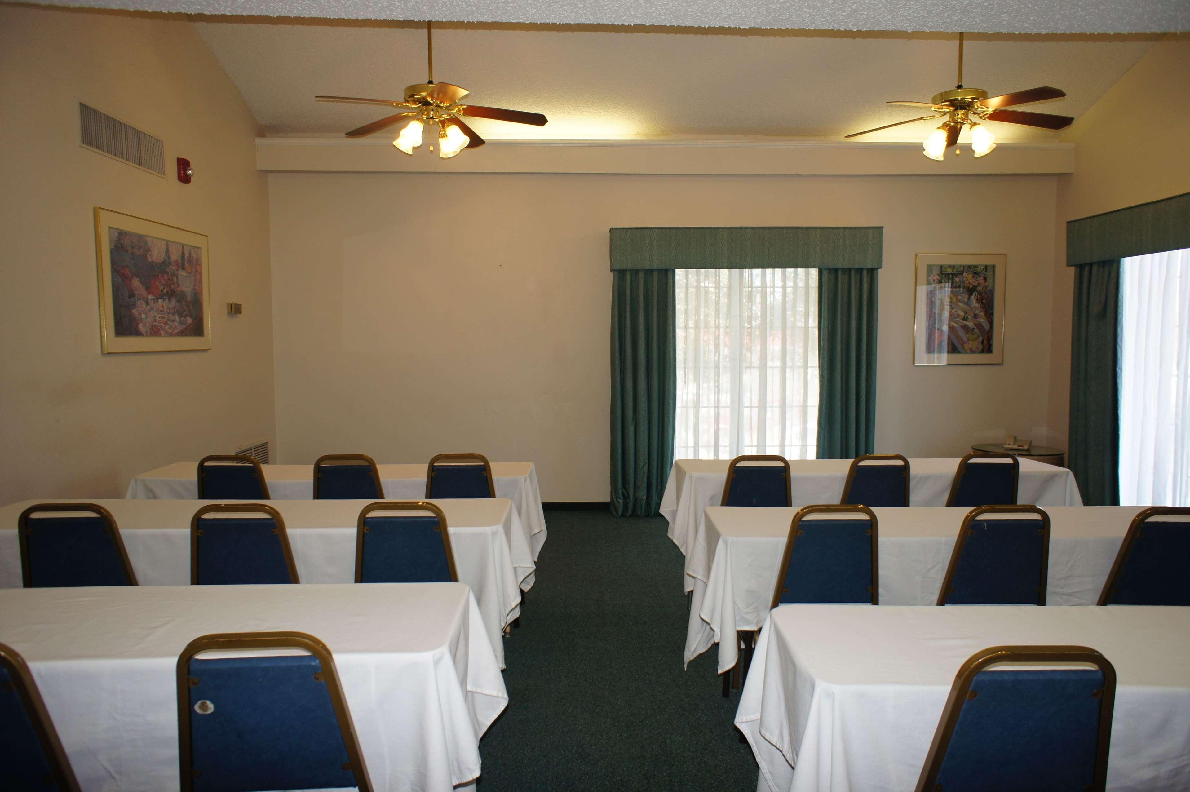 Baymont By Wyndham Fort Myers Central Экстерьер фото