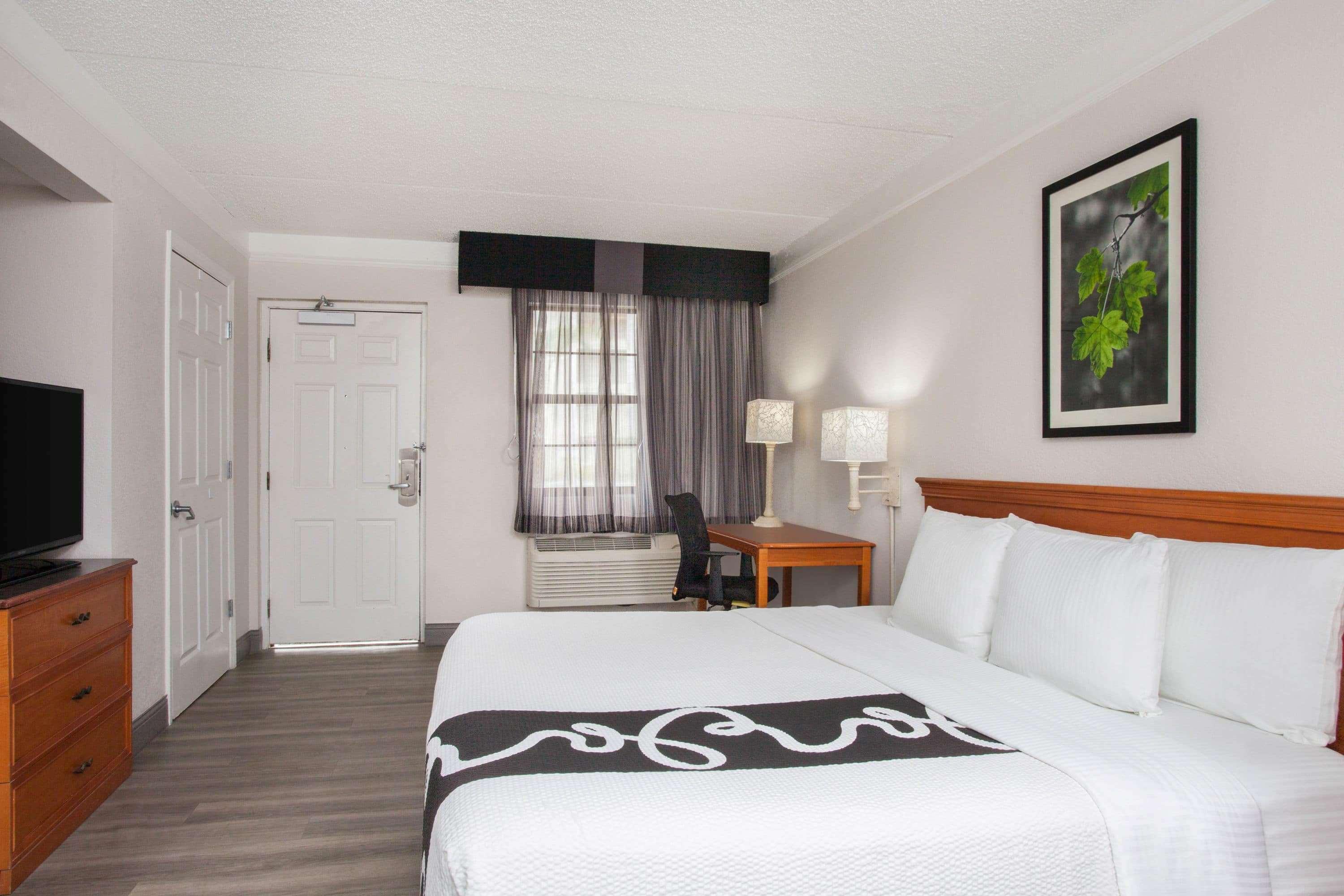 Baymont By Wyndham Fort Myers Central Экстерьер фото