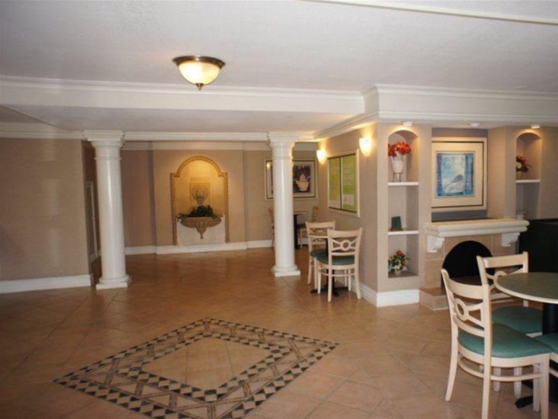 Baymont By Wyndham Fort Myers Central Экстерьер фото