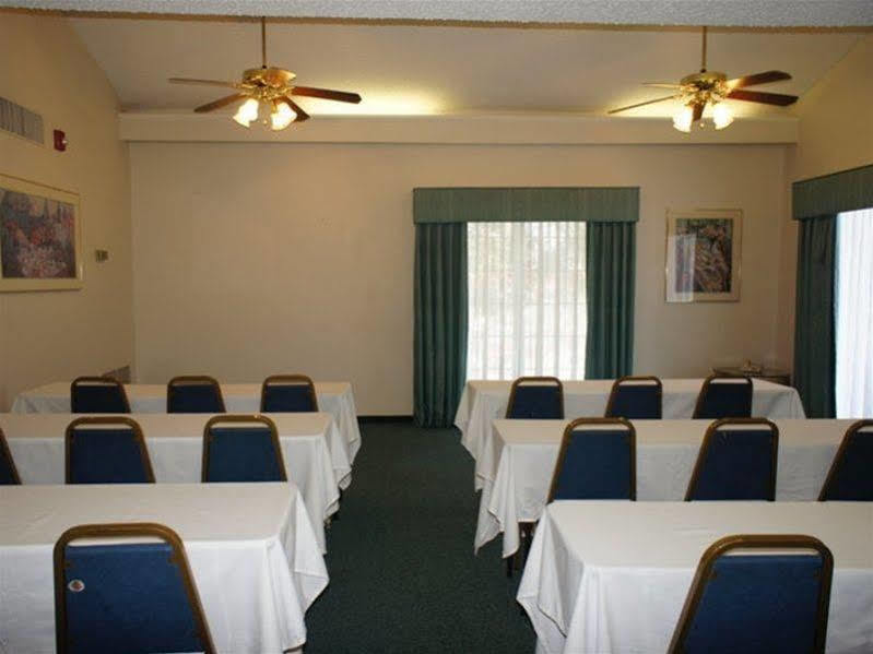 Baymont By Wyndham Fort Myers Central Экстерьер фото